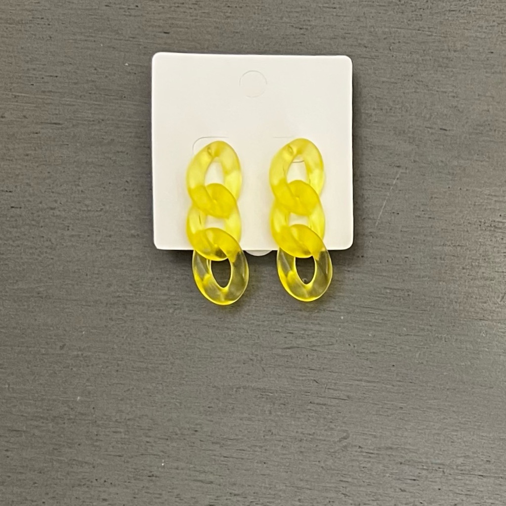 Bright Yellow Acrylic 3 Tier Chain Link Pop Of Color Lightweight 2